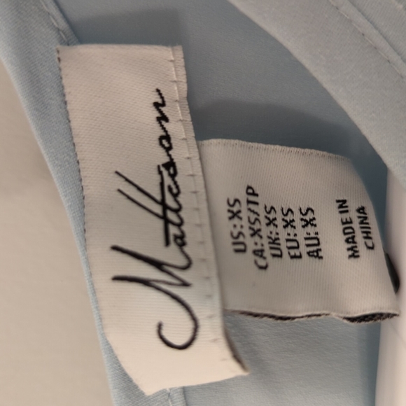 Blue Sleeveless Flowy top - Picture 4 of 11